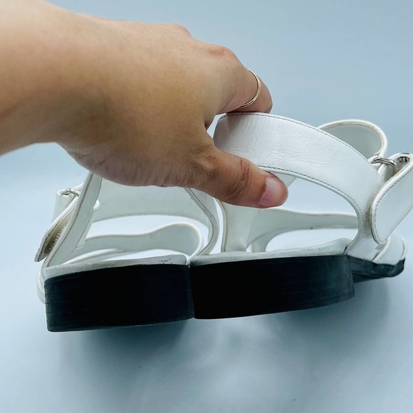 Vintage Laura Scott White Leatherv Sandals - Picture 3 of 10